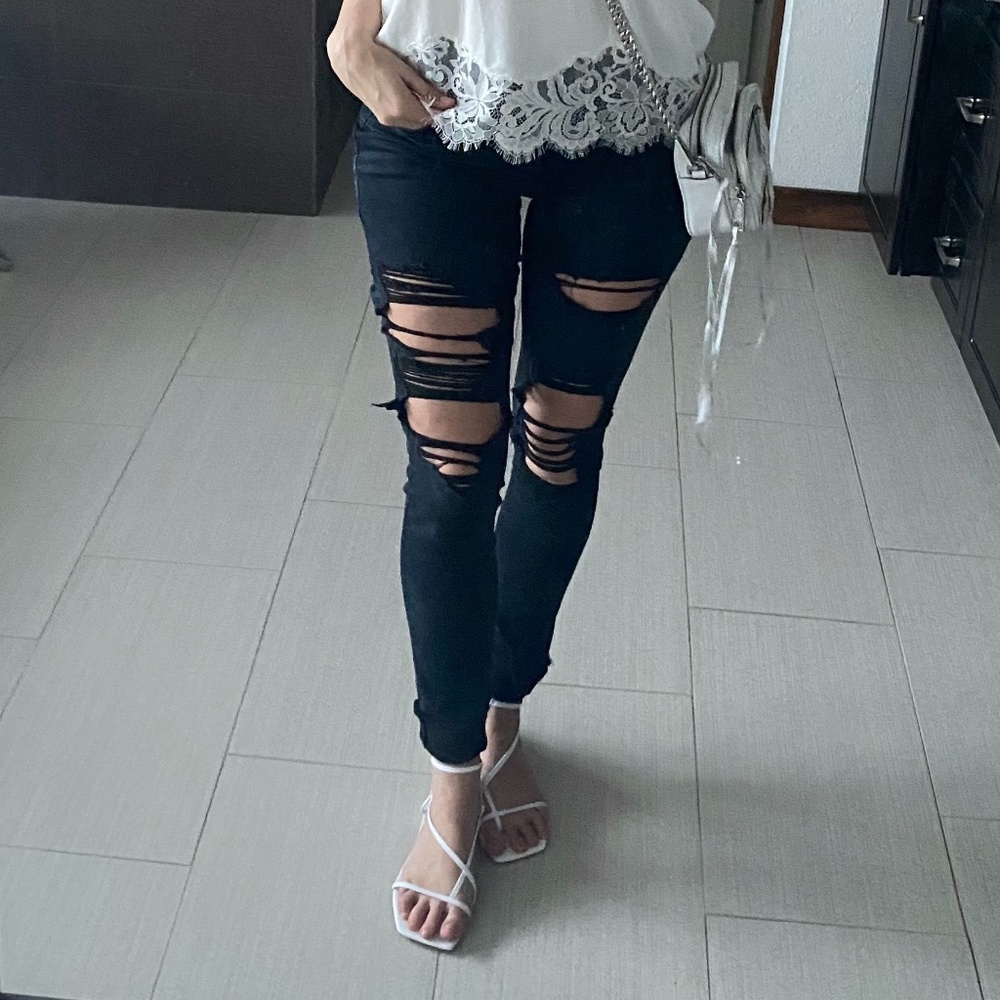 AE Forever Soft Ripped Low Rise jegging.